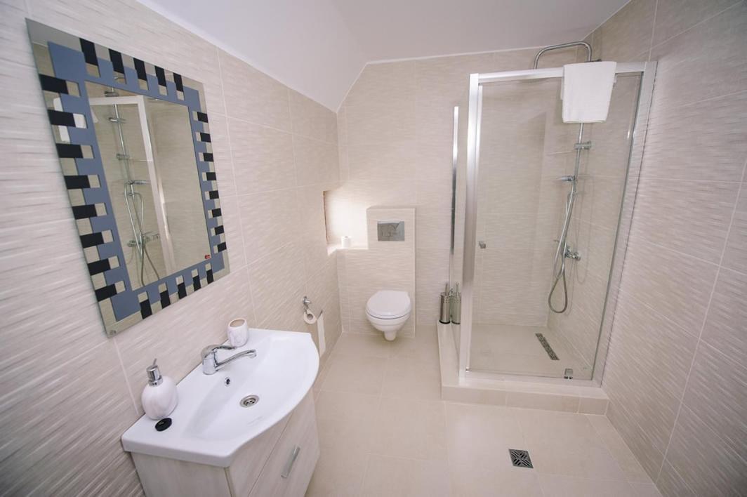 Apartment with Balcony,1169257204:JPEG